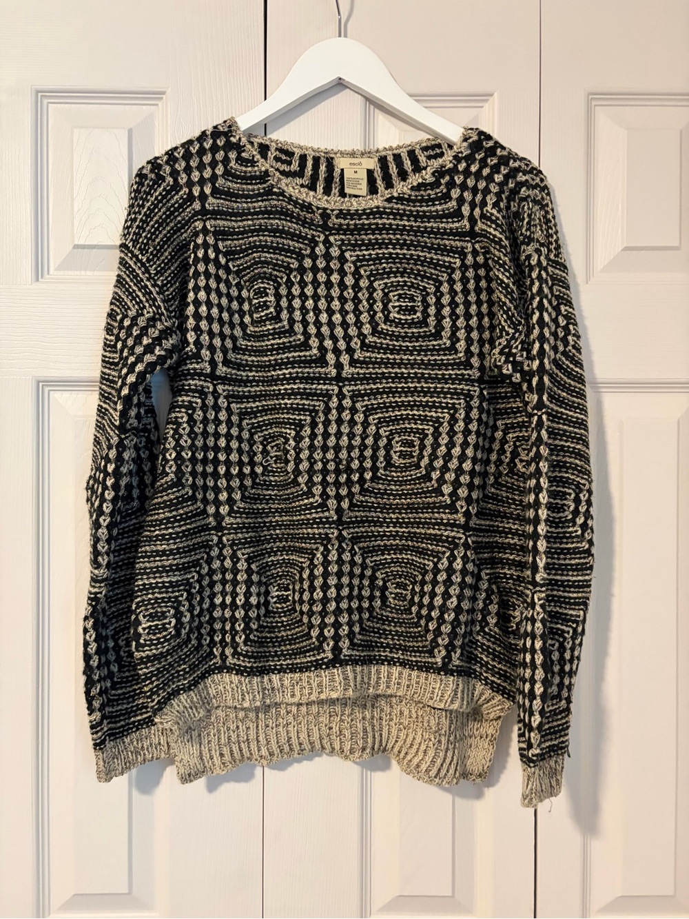 Escio Sparkly Black & Cream Geometric Knit Sweater Crewneck High Low Sz Medium